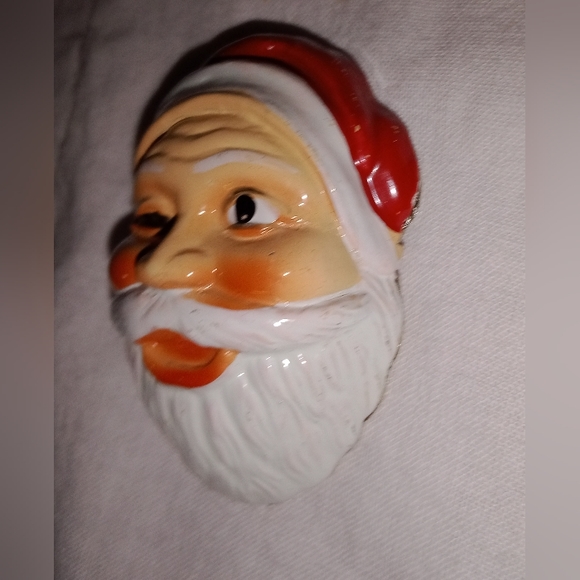 Vintage Christmas Metal Winking Santa Magnet Korea - Picture 5 of 7